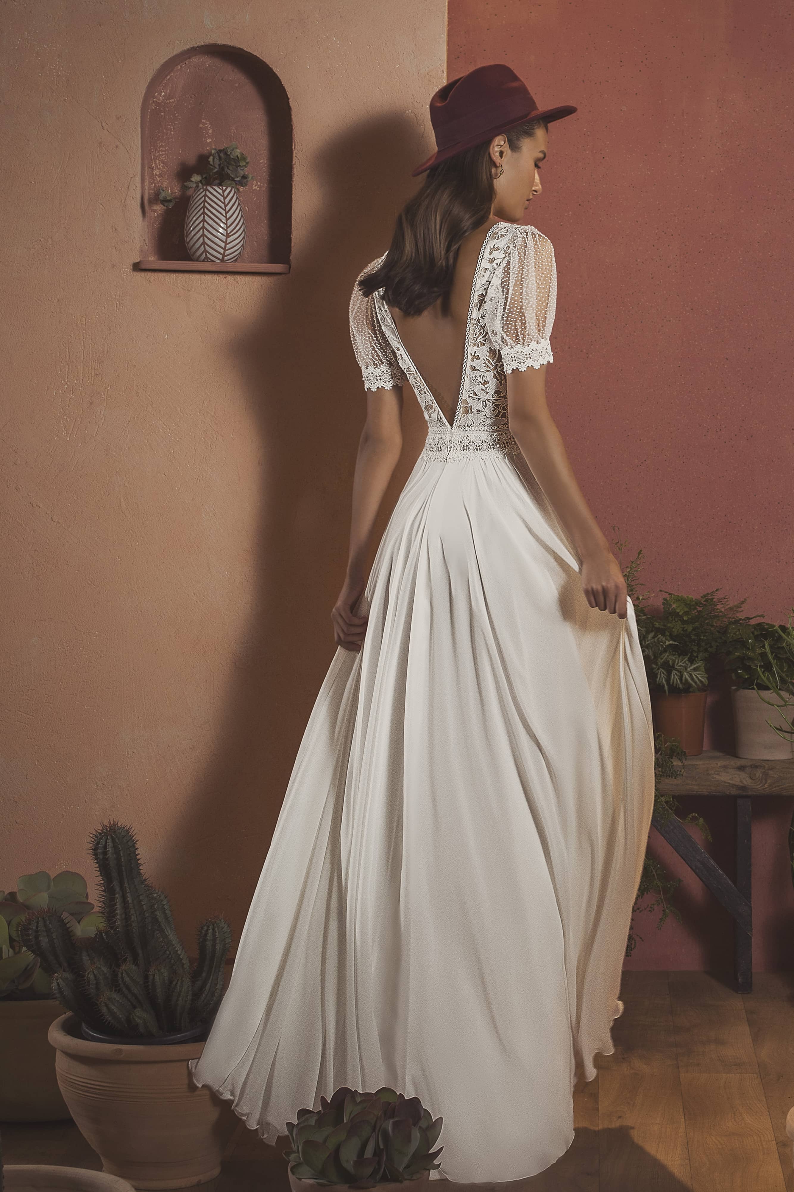 bohemian short sleeve wedding dresses v neck lace appliqued boho backless bridal gowns a line chiffon wedding dress robe de marie
