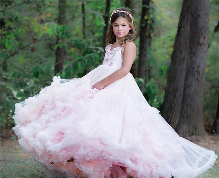 Light Pink Flower Girl Dresses for Weddings V Neck Ruffles Appliqued Puffy Tulle First Communion Dress Girls Pageant Gowns