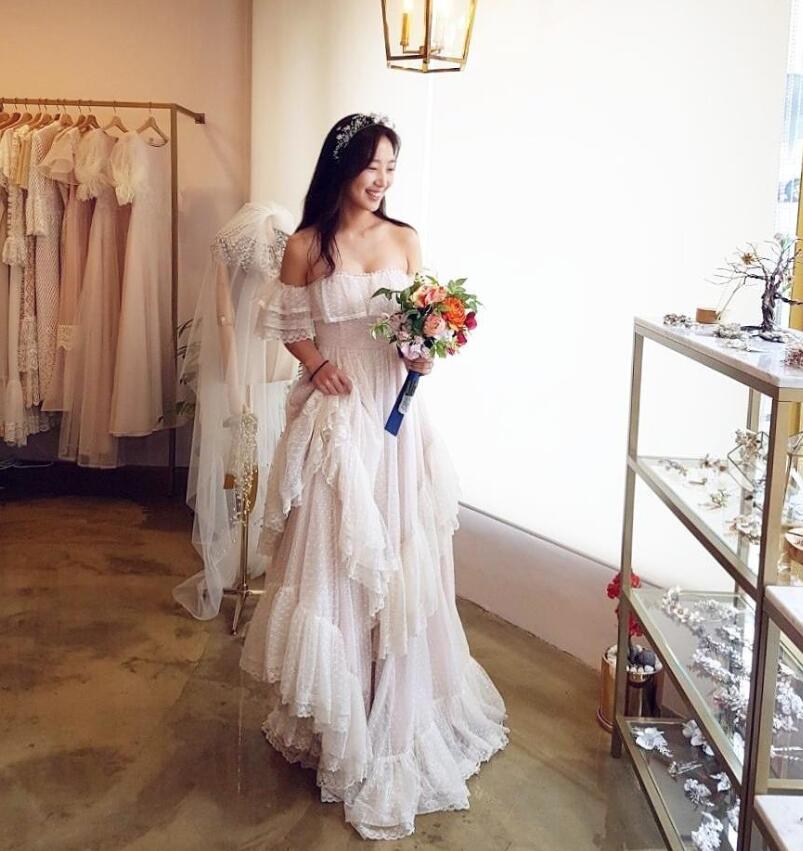 Country Lace Boho Wedding Dresses A e Off The Shoulder Tiered Beach Bridal Gowns Tulle or Length Bohemian vestido de novia