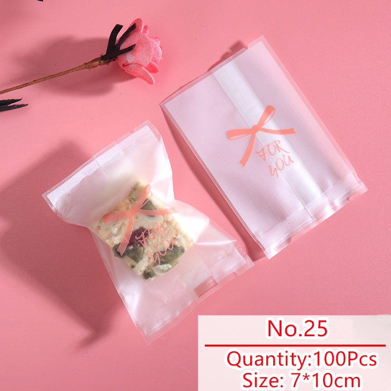 100pcs/lot Candy Bag Homemade Snowflake Cookies Pack White Frosted Bow Tie Pattern Nougat Party Snack Packing Bags
100pcs/lot Candy Bag Homemade Snowflake Cookies Pack White Frosted Bow Tie Pattern Nougat Party Snack Packing Bags