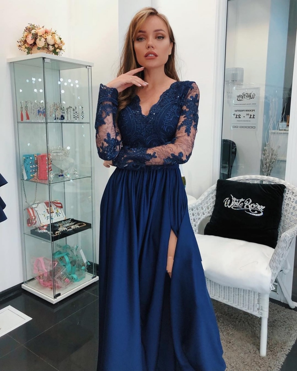 Sexy High Slit Prom Dresess 2019 Appliqued Long Sleeve Chiffon Royal blue Evening Gowns For Women Cheap Party Dress
