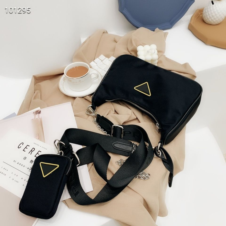 3A Shoulder Bags high quality nylon Handbags Bestselling wallet women bags Crossbody bag Hobo purses with box
3A Shoulder Bags high quality nylon Handbags Bestselling wallet women bags Crossbody bag Hobo purses with box