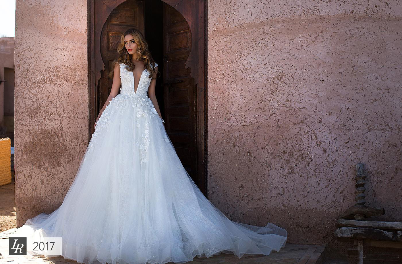 New Full Lace Wedding Dresses Deep V Neck Backless Sweep Train Glamorous Bridal Gowns Top Quality Customized Wedding Gowns