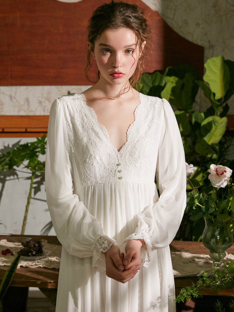Sleepwear Nighty Woman Autumn Nightgown White Pink Nightdress Leisure Fashion Long Vintage Home Dress Ladies Nightwear Vneck Y200425
Sleepwear Nighty Woman Autumn Nightgown White Pink Nightdress Leisure Fashion Long Vintage Home Dress Ladies Nightwear Vneck Y200425