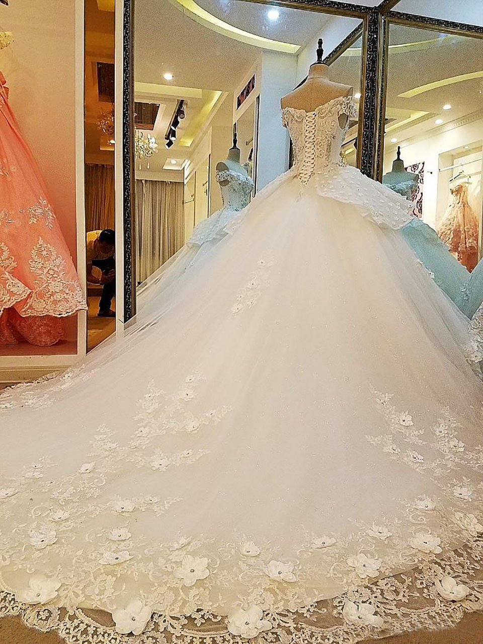 Bridal Gown With Peplum Off The Shoulder V-Neck Beading 3D Flowers Ball Gown Lace A Line Wedding Dress Actual Images Wed Dress Wed