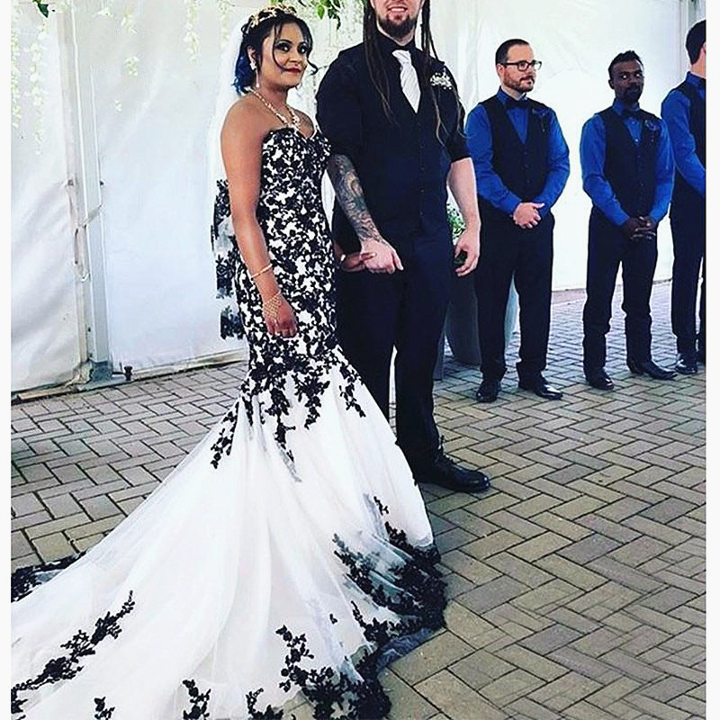 Gothic Design White and Black Wedding Dresses Mermaid Appliqued Lace Strapless Long Trail Vintage Bridal Gowns Vestido De Noiva
Gothic Design White and Black Wedding Dresses Mermaid Appliqued Lace Strapless Long Trail Vintage Bridal Gowns Vestido De Noiva