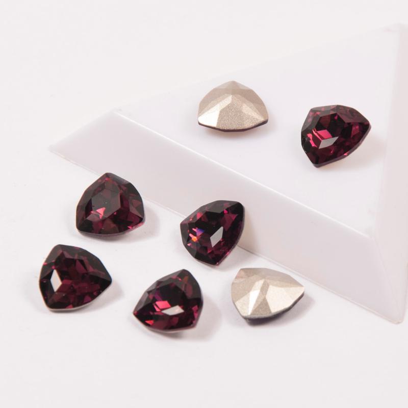 YANRUO 4706 High Quality Nails Rhinestone Trilliant Shape Amethyst Color Pointback Crystal Glass Rhinestones For Nail Art Gems
YANRUO 4706 High Quality Nails Rhinestone Trilliant Shape Amethyst Color Pointback Crystal Glass Rhinestones For Nail Art Gems