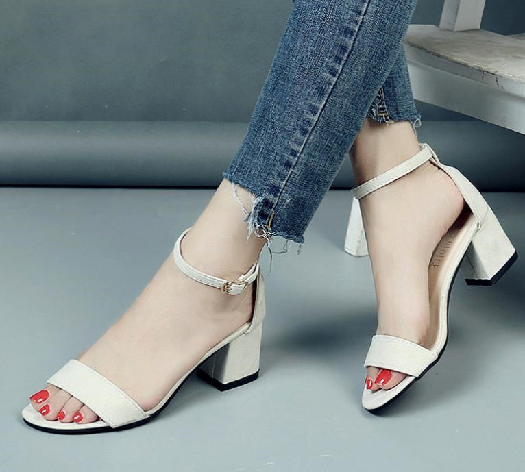 New Summer Women Gladiator Buckle Strap Cover Heel Fashion Chunky Ladies Sandals Ankle Strap Footwear pumps dress shoes, Black
New Summer Women Gladiator Buckle Strap Cover Heel Fashion Chunky Ladies Sandals Ankle Strap Footwear pumps dress shoes, Black