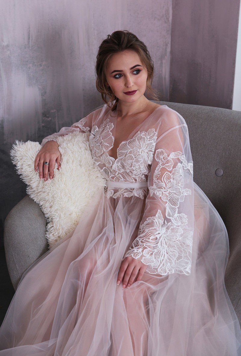 Sexy Wedding Robes Gown Sets For Women Deep V Neck Lace Appliques Custom Long Sleeve Lingerie Bridal Sleepwear Nightgown Bathrobes