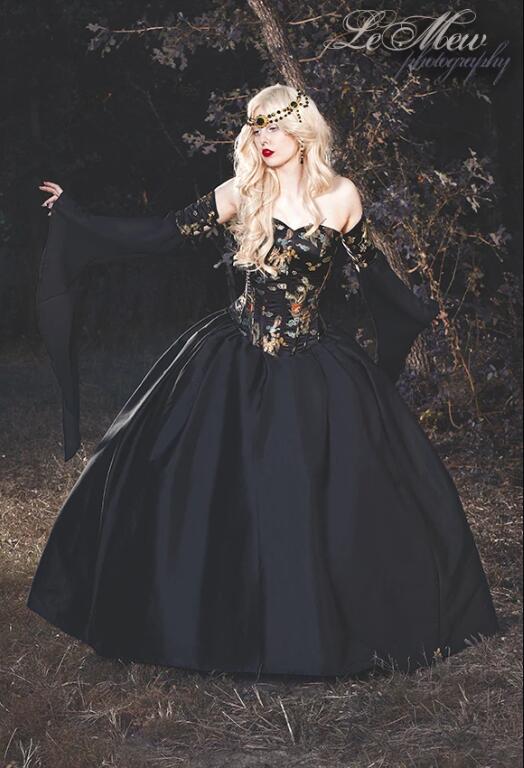 2020 Gothic Black Wedding Dresses Sweetheart Long Sleeve Vintage Victorian Bridal Gowns Embroidery Satin Vestidos De Novia