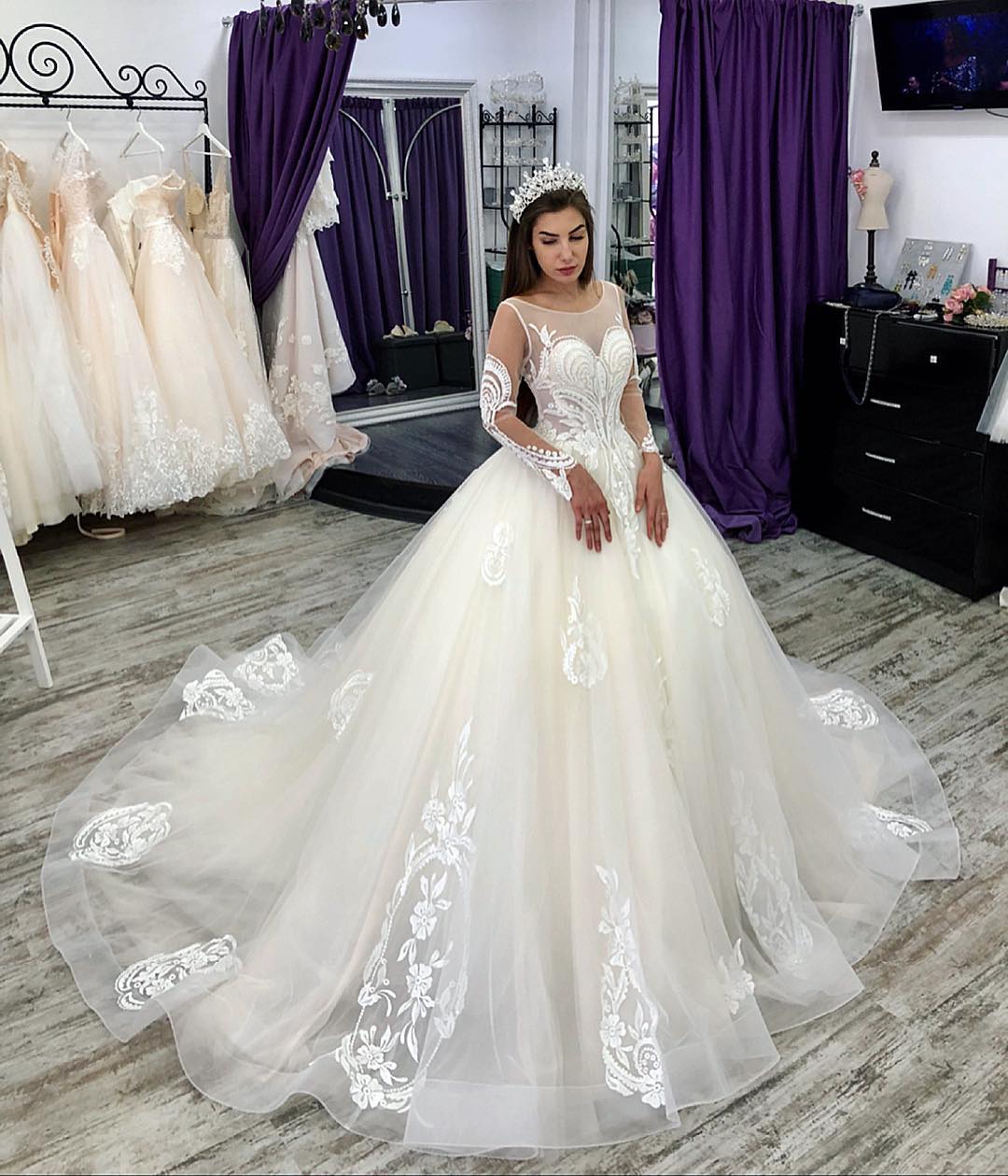 Modest Lace Ball Gown Wedding Dresses With Cathedral Train Sheer Neck Lace Bridal Gowns Long Sleeves White Arabic Wedding Dress Plus Size