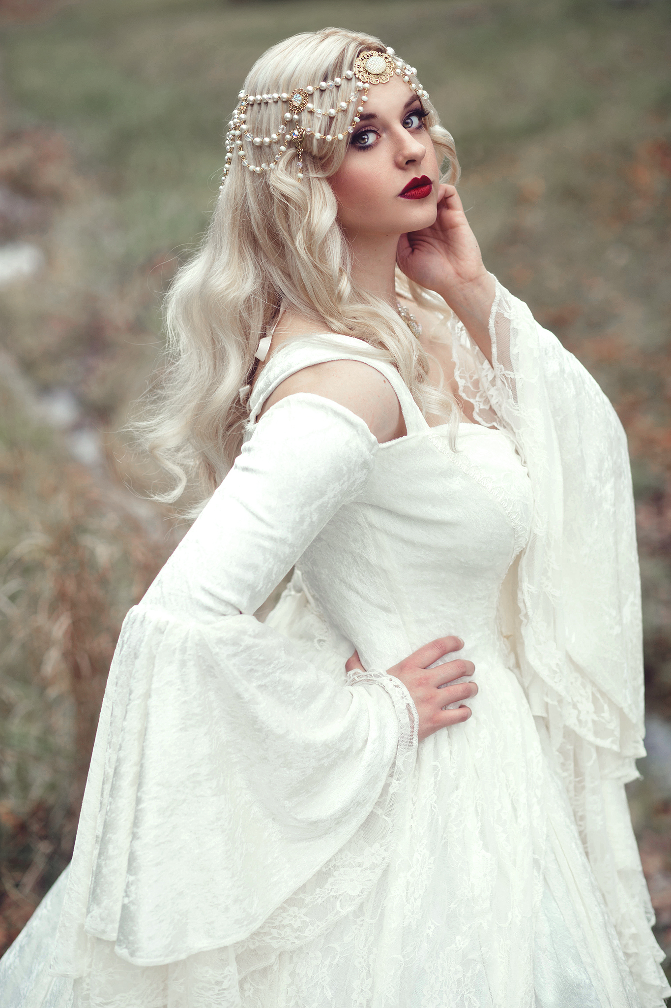 Traditional Medieval Gothic Wedding Dresses For Duchess Scoop Bell Long Sleeves Steam Punk Country Wedding Dresses victorian With Cloak 2019