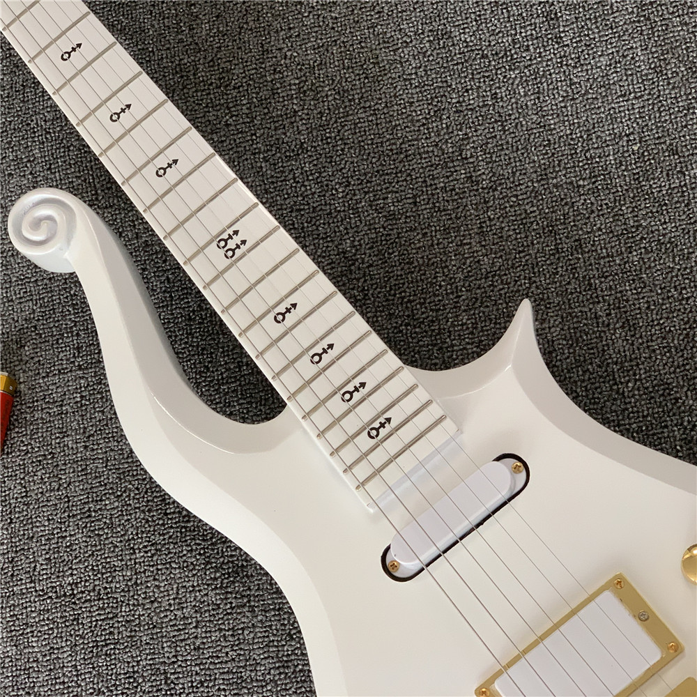 Free ShippingRare Diamond Series Prince Cloud Electric Guitar Alder Body, Maple Neck, Gold Hardware, Purple Crocodile Leather Hardcase, Drop
Free ShippingRare Diamond Series Prince Cloud Electric Guitar Alder Body, Maple Neck, Gold Hardware, Purple Crocodile Leather Hardcase, Drop