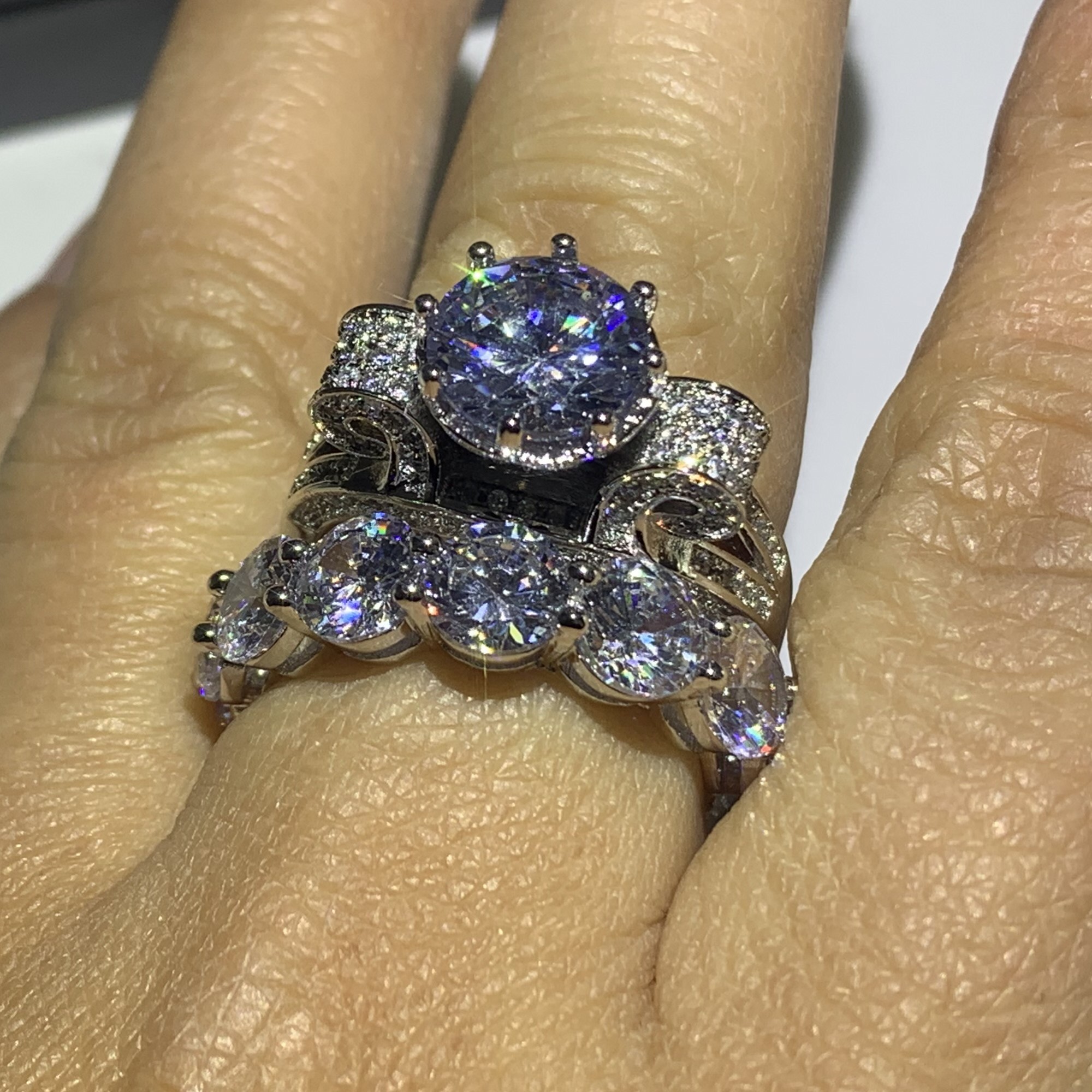 Victoria Wick Sparkling Luxury jewelry 925 Sterling Silver Round Cut White Topaz CZ Diamond Couple Rings Eternity Women Wedding Bridal Ring