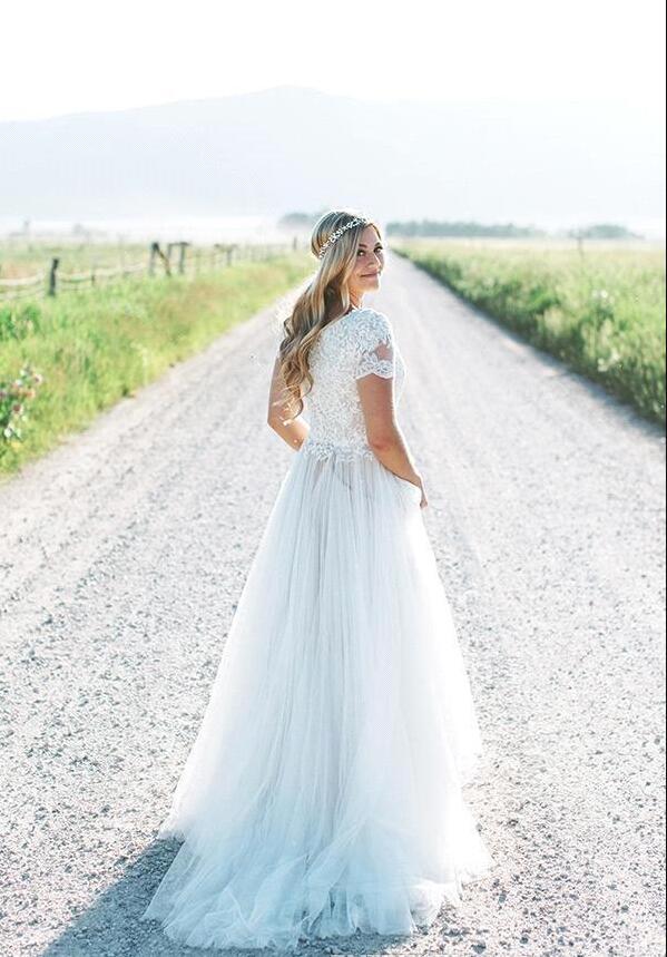 2020 cheap Short Sleeves Lace A Line Wedding Dresses Crew Neck pleated Tulle skirt Ruched Boho Country Wedding Birdal Gowns sweep train