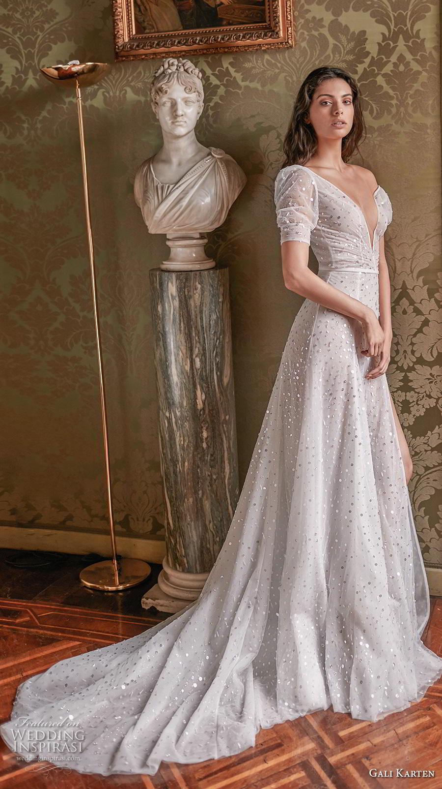 2020 Gali Karten Beach Wedding Dresses Lace Sequins Split A-line V Neck Boho Bridal Gowns Sweep Train Short Sleeves Bohemian Wedding Dress