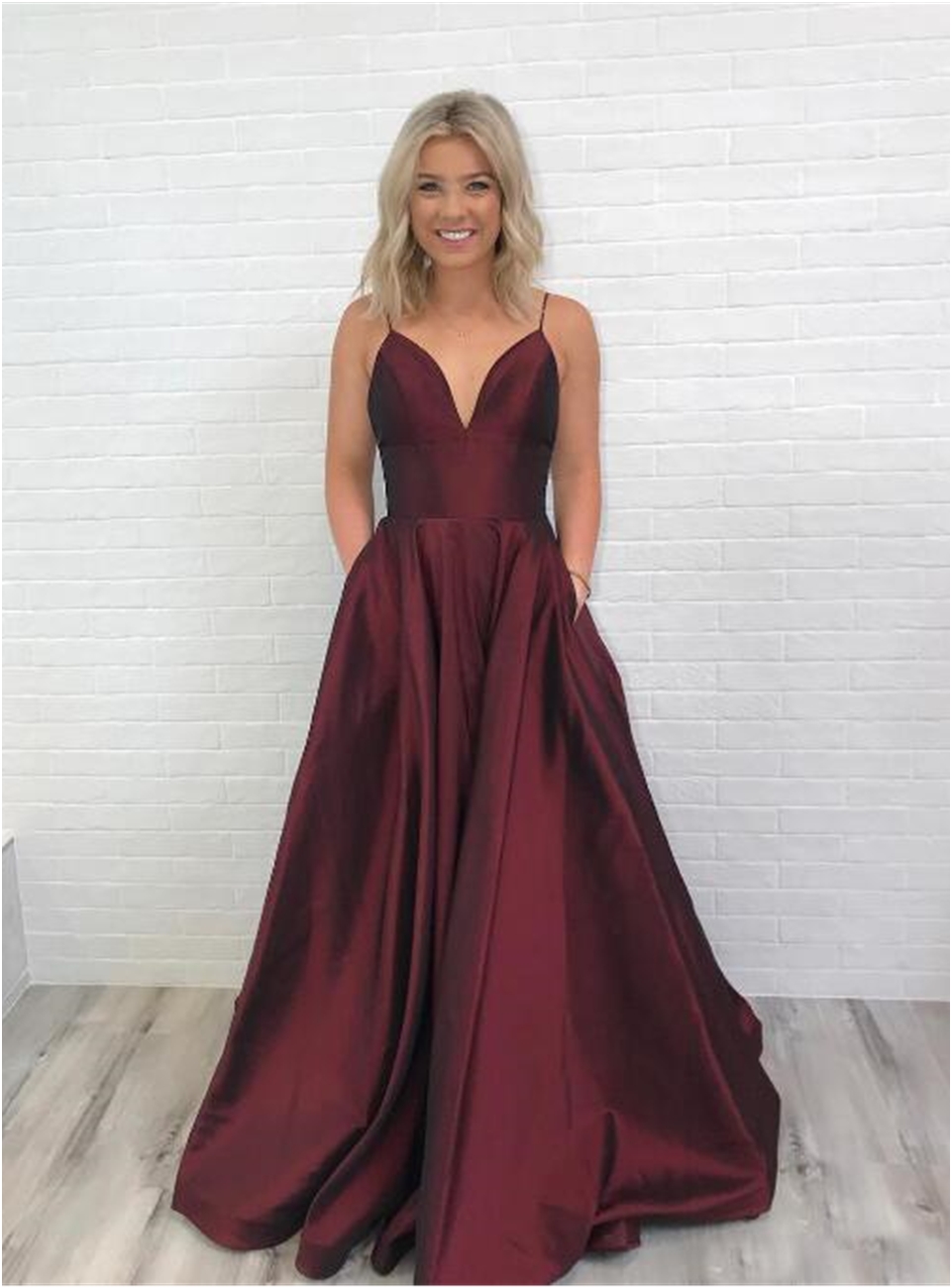 Newest Sexy Long Red Cheap Prom Dresses Spaghetti Straps Backless Deep V Neck Simple Sweep Train Formal Dresses Evening Gowns Elegant