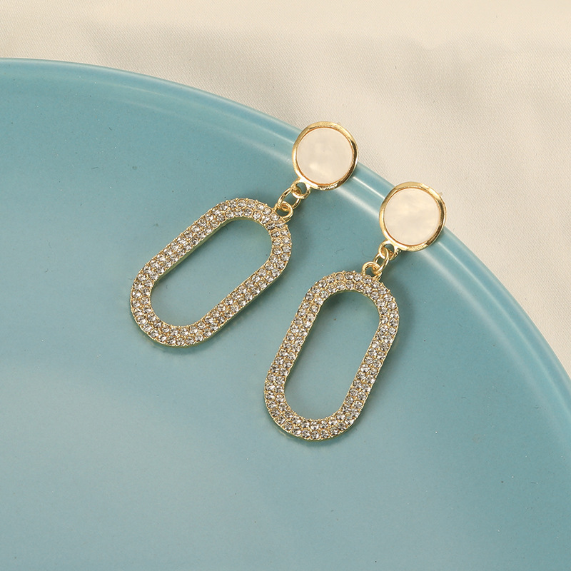 S849 Hot Fashion Jewelry S925 Silver Needle Earrings Hollow Rhinstone Oval Exaggerated Dangle Stud Earrings
S849 Hot Fashion Jewelry S925 Silver Needle Earrings Hollow Rhinstone Oval Exaggerated Dangle Stud Earrings