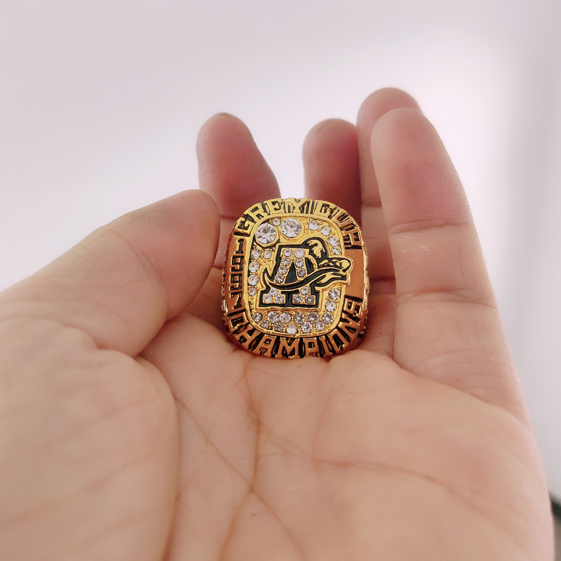 2019 wholesale 1997 Toronto Argonauts Grey Cup Football Championship Ring Give gifts to friends, Golden;silver
2019 wholesale 1997 Toronto Argonauts Grey Cup Football Championship Ring Give gifts to friends, Golden;silver