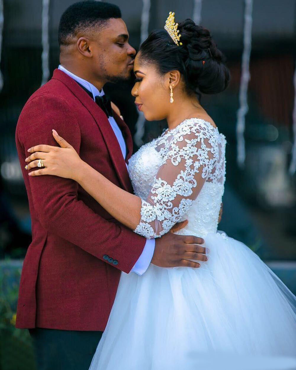 Plus Size Bridal Gowns Wedding Dresses African Arabic Sheer Long Sleeves Off Shoulder Appliques Puffy Long Modest