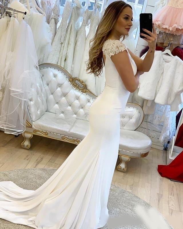Elegant Long Wedding Gowns Open Back Summer Beach Wedding Wear Ivory Chiffon Mermaid Wedding Dresses V Neck Lace Cap Sleeve