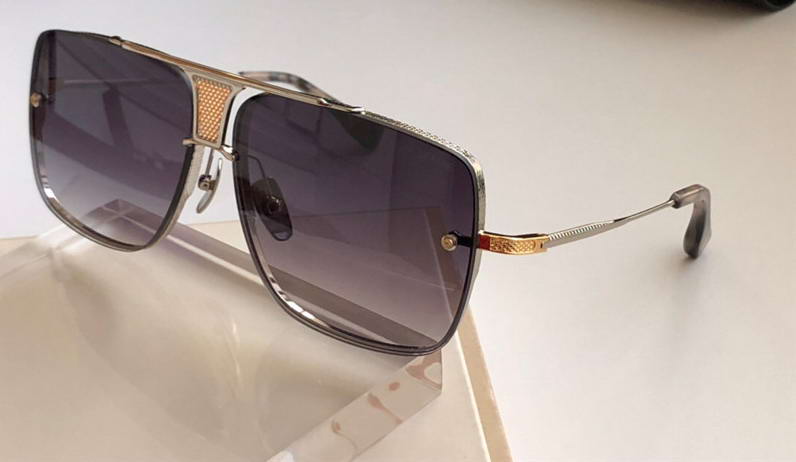 Gold Sivler Frame Sunglasses Grey Gradient Lens Mens SunGlasses occhiali da sole New With Box
Gold Sivler Frame Sunglasses Grey Gradient Lens Mens SunGlasses occhiali da sole New With Box
