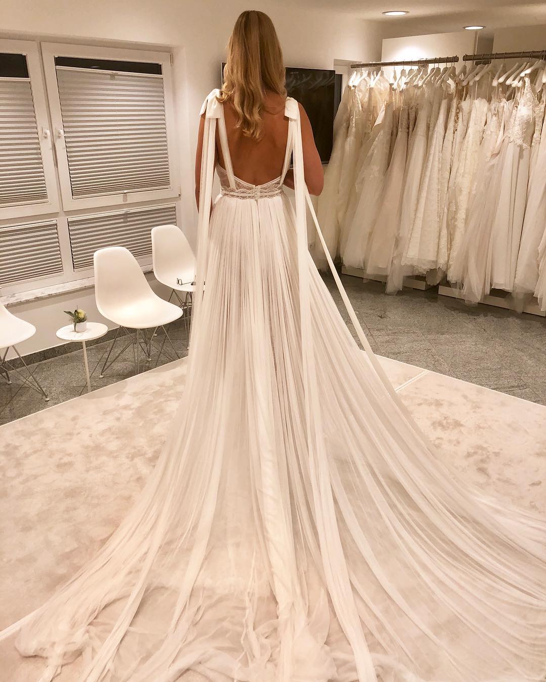 2019 Chiffon Bohemian Wedding Dresses A Line Lace Appliqued Backless Beach Wedding Dress V Neck Boho Plus Size Garden Bridal Gowns Robe