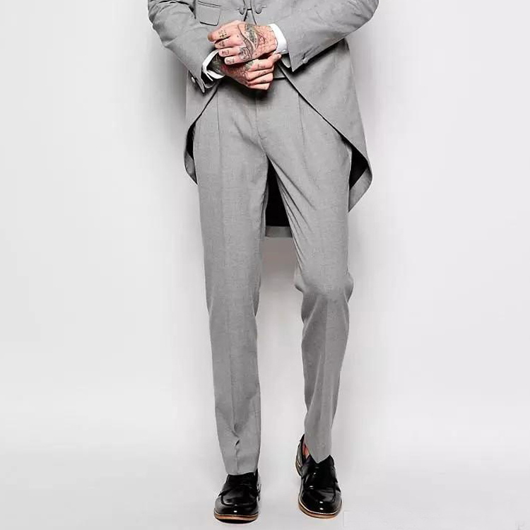 Light Gray Men Wedding Tuxedos 3 Pieces Tailcoat Groom Wear Custom Made Peaked Lapel Formal Blazer