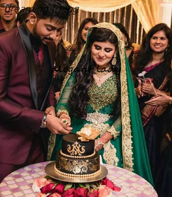 Crystal India Muslim Wedding Dresses with Long Sleeve 2019 Modest Emelard Green Lace Saudi Arabian Dubai Caftan Bridal Wedding Gown