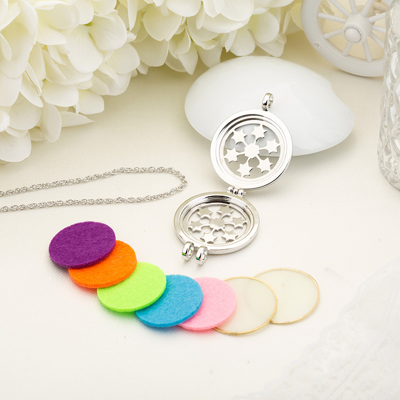 Luminous Diffuser Open Pendant Chain Necklace Aromatherapy Essential Oil Perfume Fashion DIY Jewelry with 7 Refill Pads for Women Wholesale