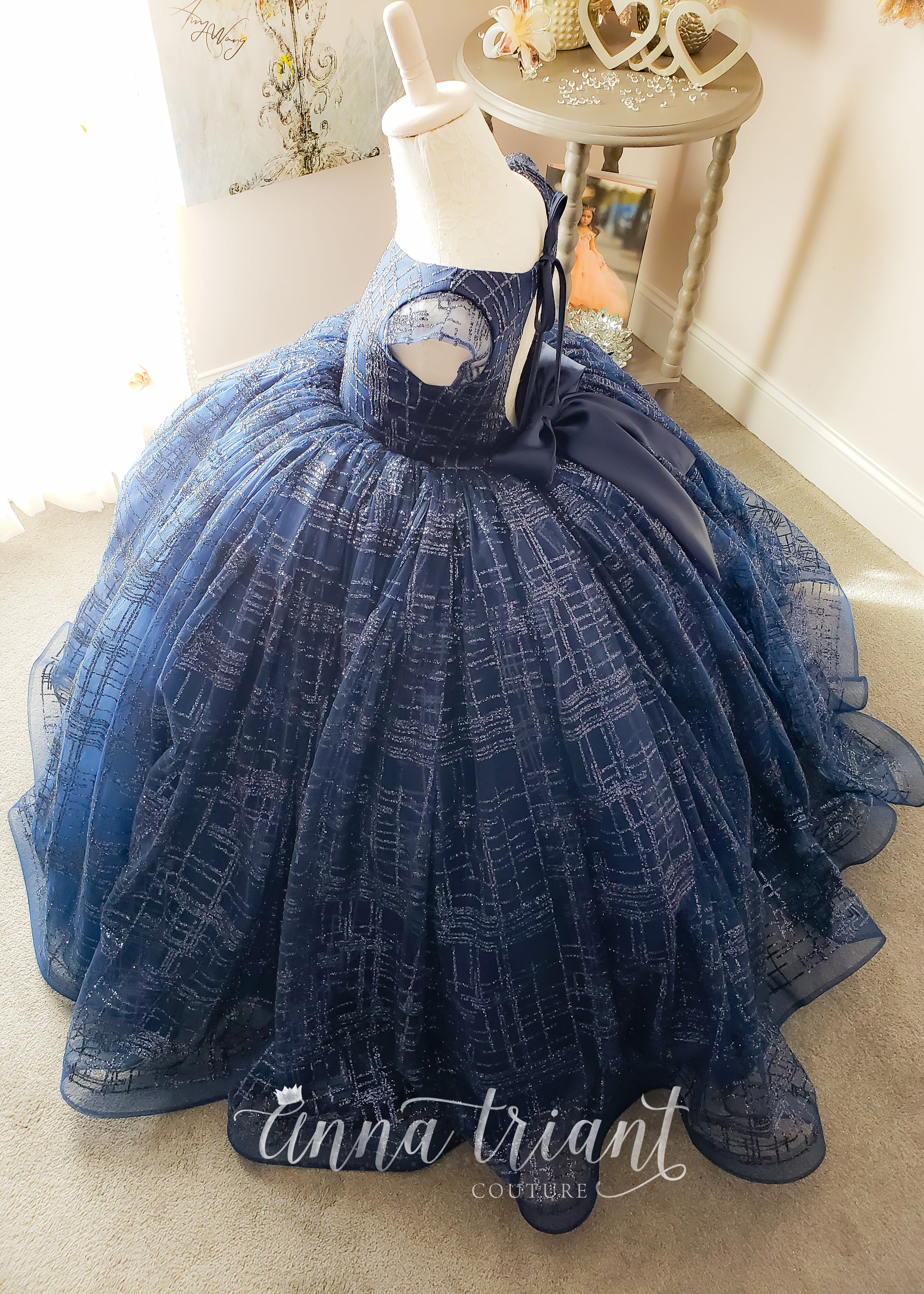 Luxury Navy Lace 2020 Girls Pageant Dresses V Neck Hollow Back Glitter Flower Girl Dress Beautiful Ball Gown Party Kids Formal Wear