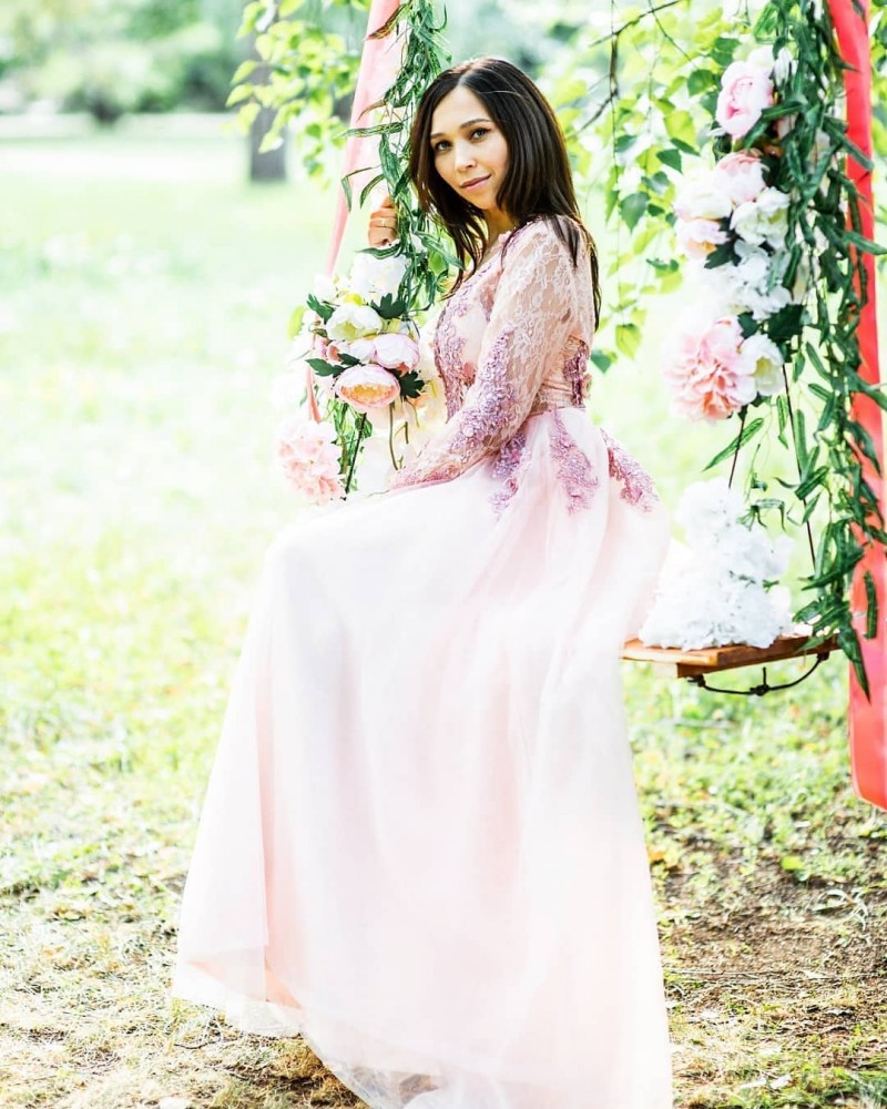 Modest A Line Evening Prom Dress V Neck Long Sleeve Tulle Lace Party Dress Floor Length Applique Hand Made Flower robes de soirée