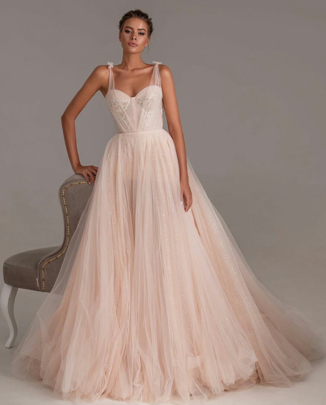 Elegant Evening Dresses Spaghetti Strap Sleeveless Applique Sequins Party Wear Tiered Tulle Cheap Custom Made Sweep Train Formal Women Gown