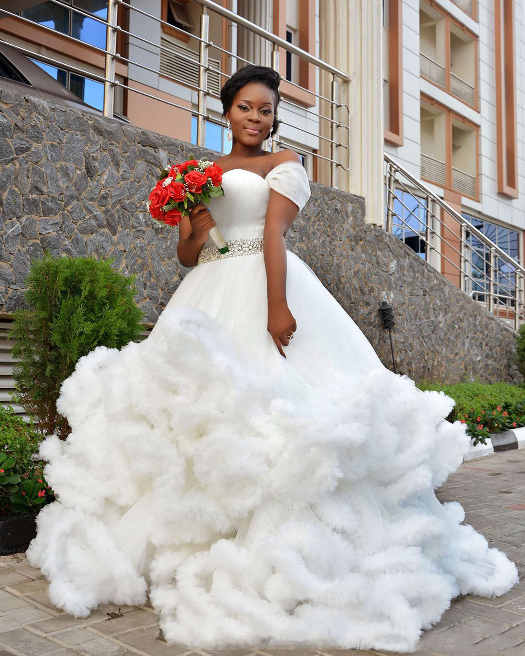 Sweety Bridal Gowns Off Shoulder Tiered Ruffle White Wedding Gowns With Cloud Floor-Length Custom Made Wedding Dresses