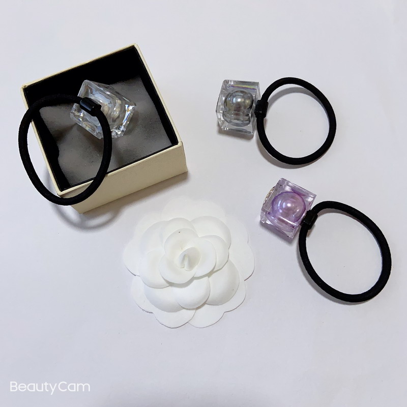 New items classic fashion Big pearl jelly head rope balls hair rope C hair tie for Ladies collection luxurious items hair ornament vip gift, Pink
New items classic fashion Big pearl jelly head rope balls hair rope C hair tie for Ladies collection luxurious items hair ornament vip gift, Pink