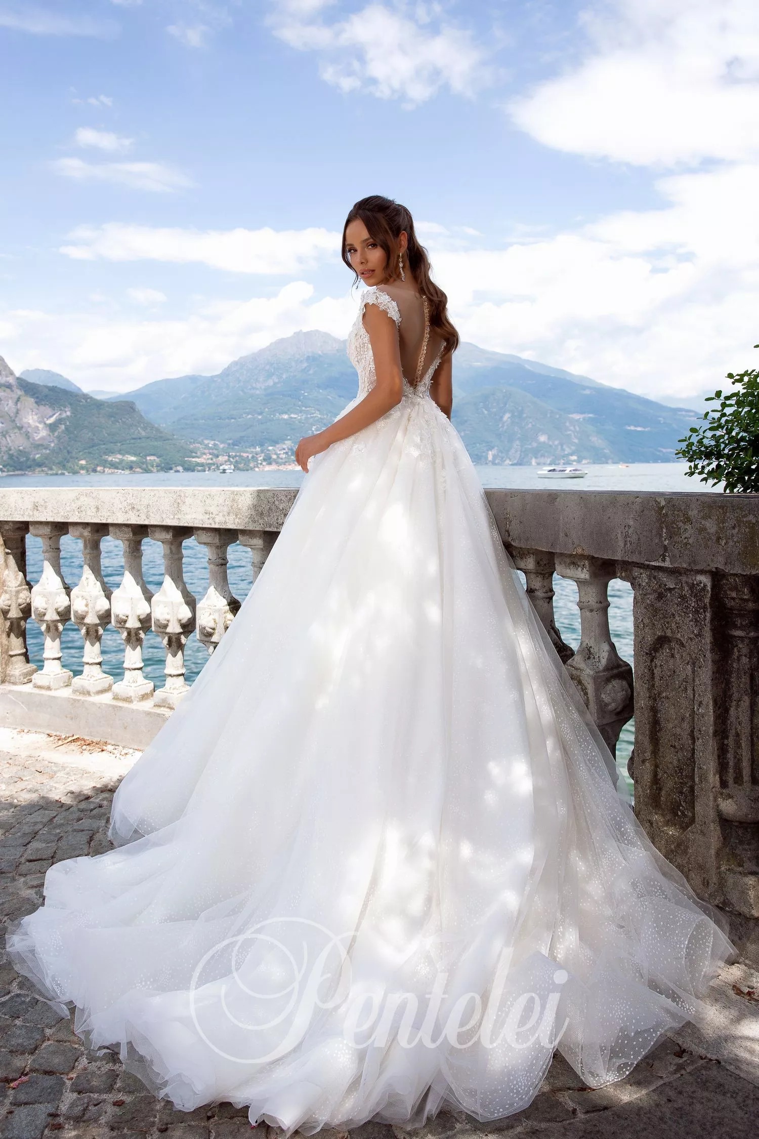 boho aline bridal dresses sheer neck appliqued beaded sleeveless wedding dress sheer back ruffle sweep train custom made robes de marie