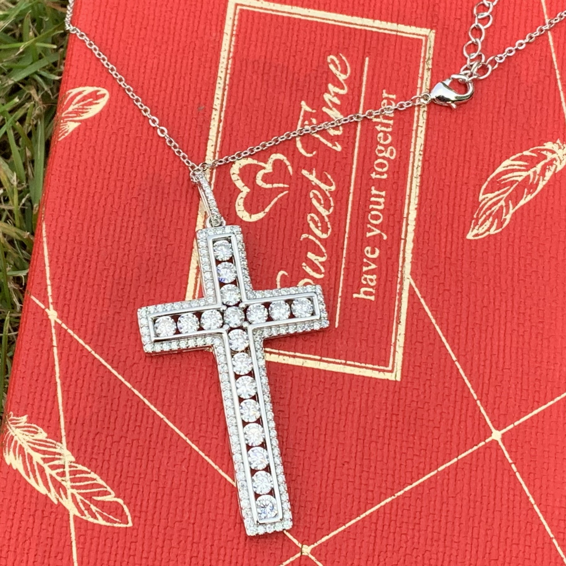Unique Sterg Sier Cross Pendant Topaz Dia Necklace for Women