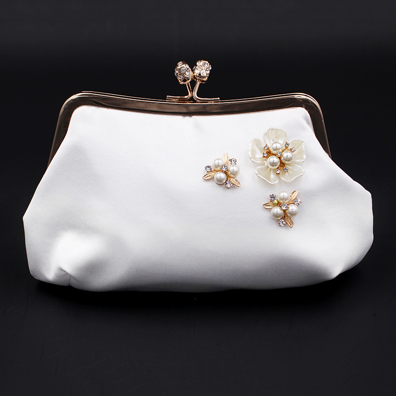 Women's Dinner Bag Shoulder Bag 2020 cheongsam temperament Dinner sweet lady style women's oblique cross chain small, Black
Women's Dinner Bag Shoulder Bag 2020 cheongsam temperament Dinner sweet lady style women's oblique cross chain small, Black