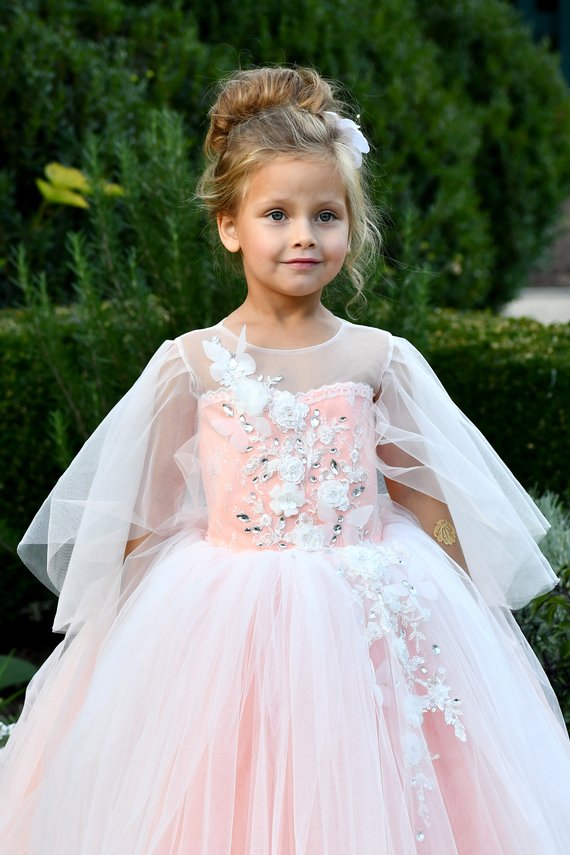 Pink Flower Girl Dresses Jewel Neck Lace Appliqued Crystal Ball Gown Girls Pageant Dress With Free Petticoat Kids Formal Gowns