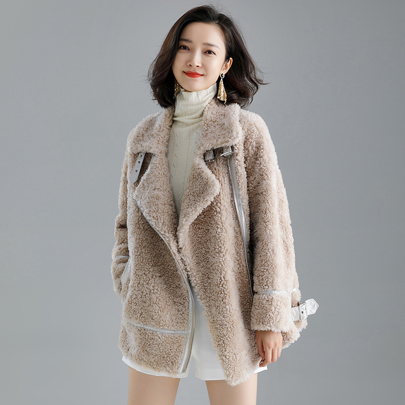 Real Fur Coat Women Clothes 2019 Sheep Shearing Wool Coat Parka Real Fur Winter Women Leather Jacket LMN99023 YY2341, White
Real Fur Coat Women Clothes 2019 Sheep Shearing Wool Coat Parka Real Fur Winter Women Leather Jacket LMN99023 YY2341, White