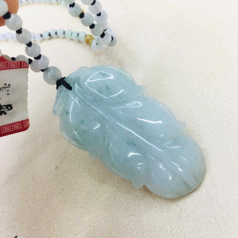 Natural Burmese Emerald Jade Carving Light Green Leaf Pendant with Emerald Tricolor Bead Necklace Sweater Chain
Natural Burmese Emerald Jade Carving Light Green Leaf Pendant with Emerald Tricolor Bead Necklace Sweater Chain