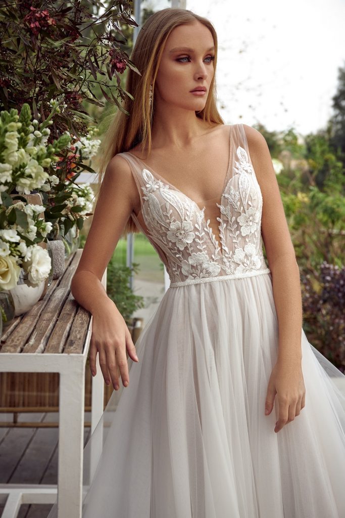 Lace Elegant Summer Beach Dresses Deep V Neck Sexy Backless Wedding Dress Appliqued A E Custom Made Vestidos De Novia Estidos
