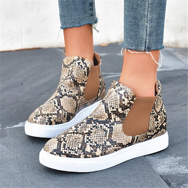 Flat short boots women 2020 new comfortable leopard casual round head wild large size women's boots, Dark grey
Flat short boots women 2020 new comfortable leopard casual round head wild large size women's boots, Dark grey