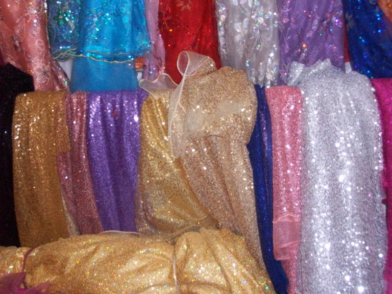 2020 African Mermaid Bridesmaid Dresses Long Champagne Gold Sequined Top Red Chiffon Maid Of Honor Wedding Guest Dress Custom Made EN110310