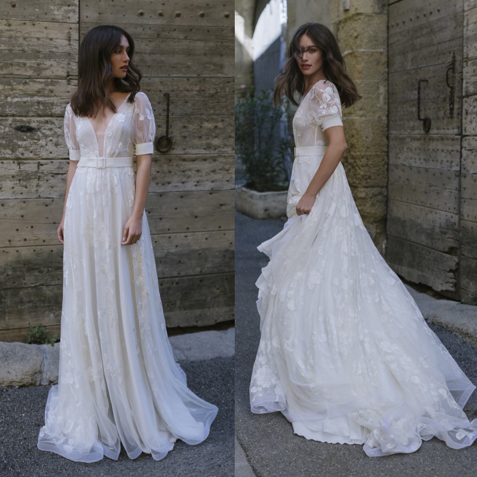 Line Cheap A Lace Beach Wedding Dresses Sheer Deep V Neck Bohemian Bridal Gowns Short Sleeves Sweep Train Robe De Marie
