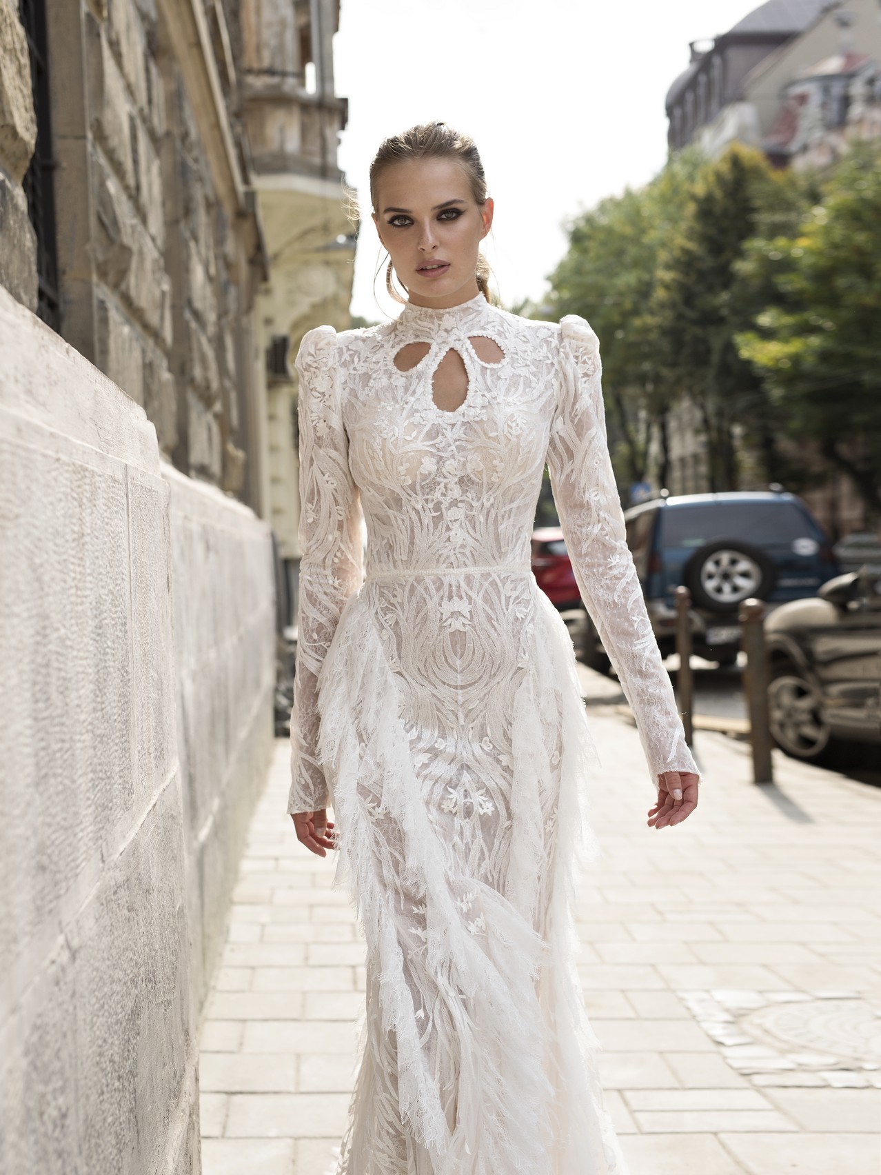 2019 Lace Mermaid Wedding Dresses High Neck Hollow Back Appliqued Sweep Train Modest Wedding Dress Custom Made Boho Long Bridal Gowns