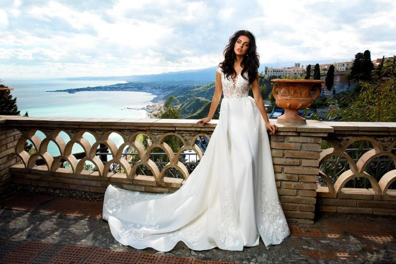 A High Quality Line Lace Backless Wedding Dresses With Detachable Train Sheer Bateau Neck Bridal Gowns Appliqued Robe De Marie ppliqued