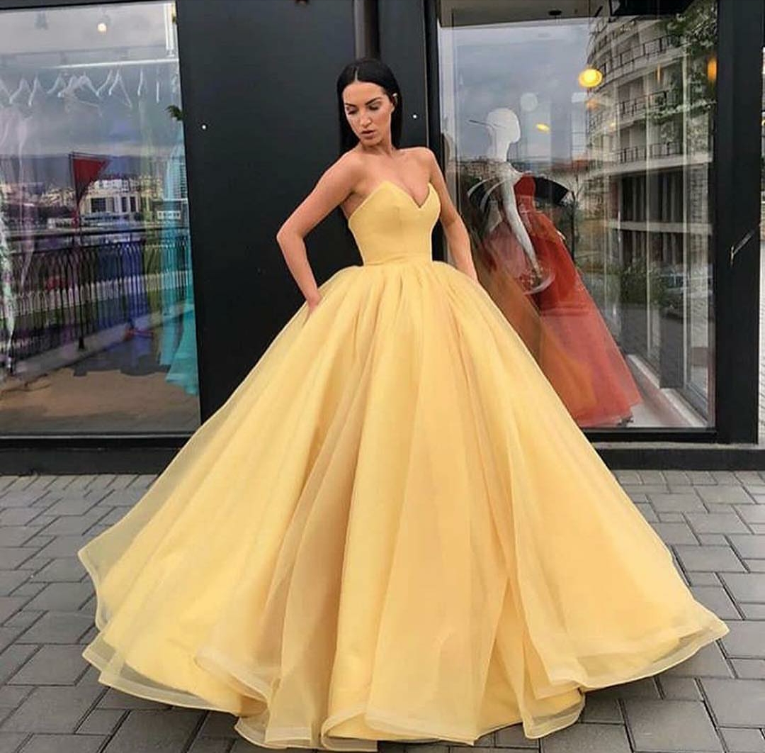Gorgeous Ball Gown Prom Dresses 2019 Sweetheart Neckline Ruffles Puffy Tulle Floor Length Evening Dress Formal Party Prom Gowns Cheap