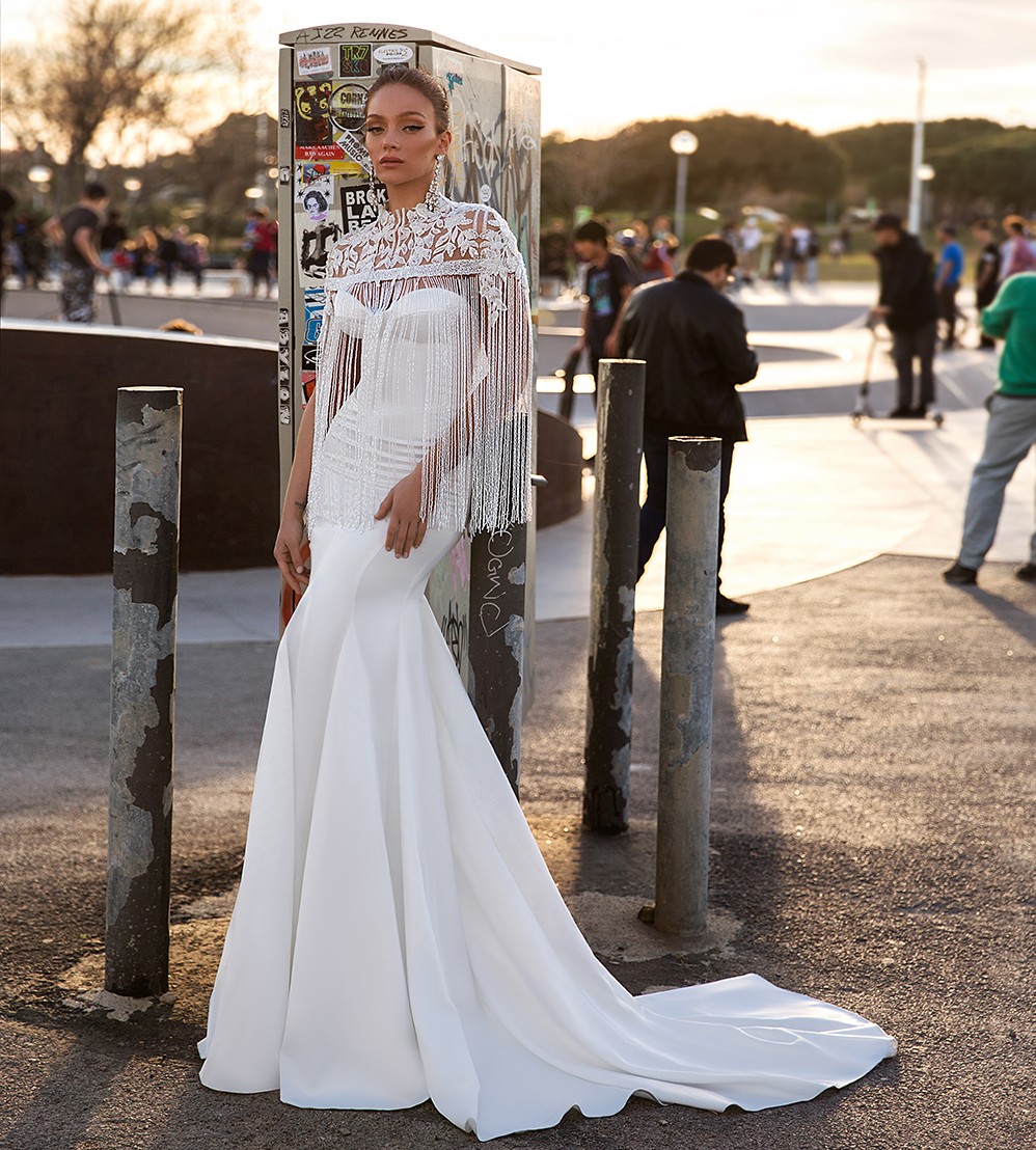 Mermaid Wedding Elegant Dresses With Lace Tassels Shawl Bridal Gowns Sweep Train Satin Trumpet Robe De Marie