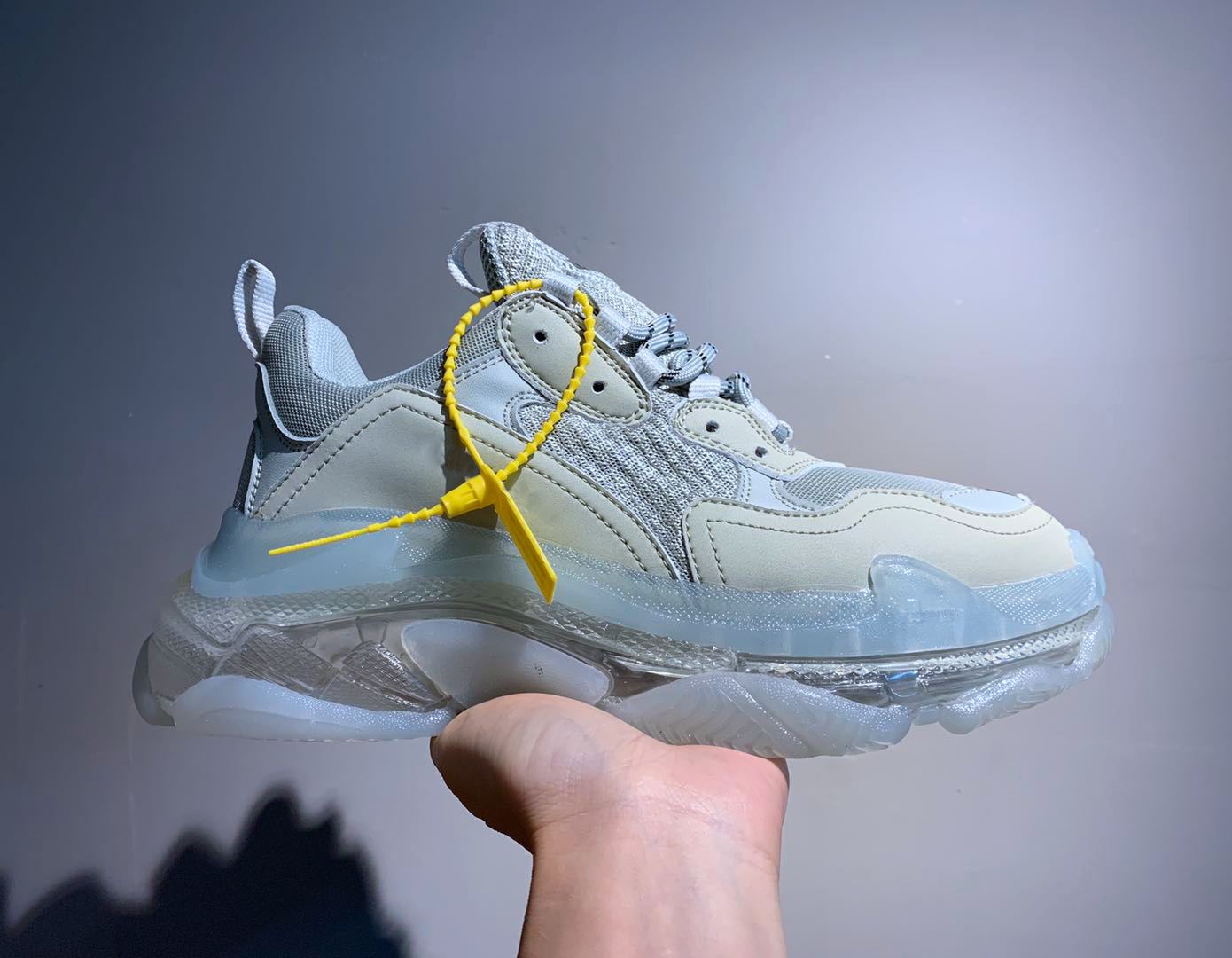 Hot!!2019 Fashion Paris Triple S Crystal Bottom Designers Sneakers Men Women Green Dad Shoes Leather Casual Shoes With Box, receipt , sock, Style 5
Hot!!2019 Fashion Paris Triple S Crystal Bottom Designers Sneakers Men Women Green Dad Shoes Leather Casual Shoes With Box, receipt , sock, Style 5